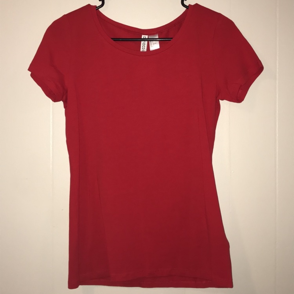 H&M RED DIVIDED TEE